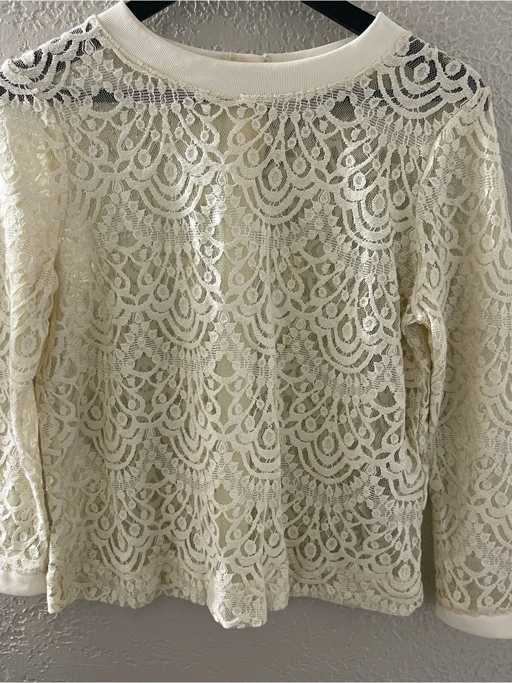 Banana Republic Women's Cream Lace Long-Sleeve Top Medium